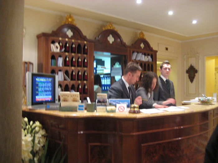 Employee Doesn&rsquo;t Get The Bonus Promised For A Foreign Language, Refuses To Use It When It&rsquo;s Needed The Most