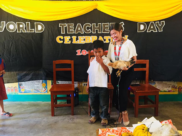 This Kid Surprises His Teacher By Gifting Her An Actual Chicken For Teacher Day This Kid Surprises His Teacher By Gifting Her An Actual Chicken For Teacher Day