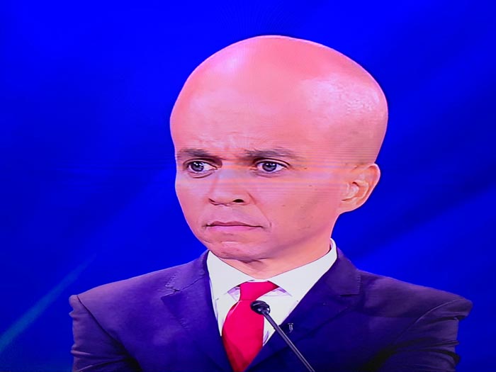 "Putting Your Phone Near The Top Of Your TV And Tilting It Down Turns The Candidates Into Debating Big Brains"