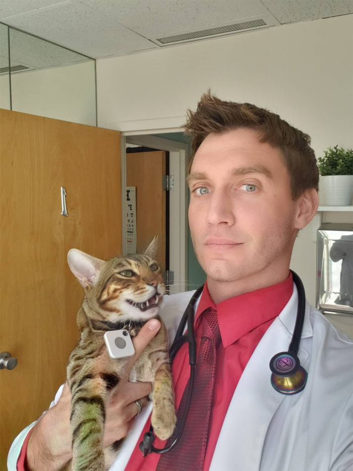 People Said We'd Fail, But My Family Clinic With Video Games And Therapy Cats Is Full Only 6 Months After Opening People Said We'd Fail, But My Family Clinic With Video Games And Therapy Cats Is Full Only 6 Months After Opening