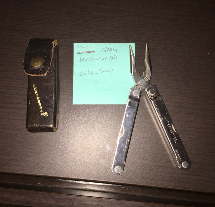 Guy Tries Selling His Grandfather's Tools To Pay For Mom's Cancer Treatment, People Don't Let Him Guy Tries Selling His Grandfather's Tools To Pay For Mom's Cancer Treatment, People Don't Let Him