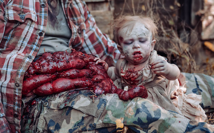 Mom Turns Her Baby Into A Zombie For A Horror Photoshoot And The Kid Absolutely Nails It Mom Turns Her Baby Into A Zombie For A Horror Photoshoot And The Kid Absolutely Nails It