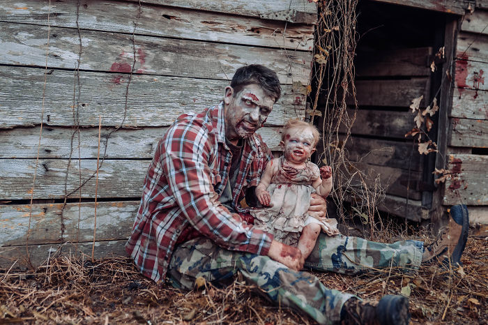 Mom Turns Her Baby Into A Zombie For A Horror Photoshoot And The Kid Absolutely Nails It Mom Turns Her Baby Into A Zombie For A Horror Photoshoot And The Kid Absolutely Nails It
