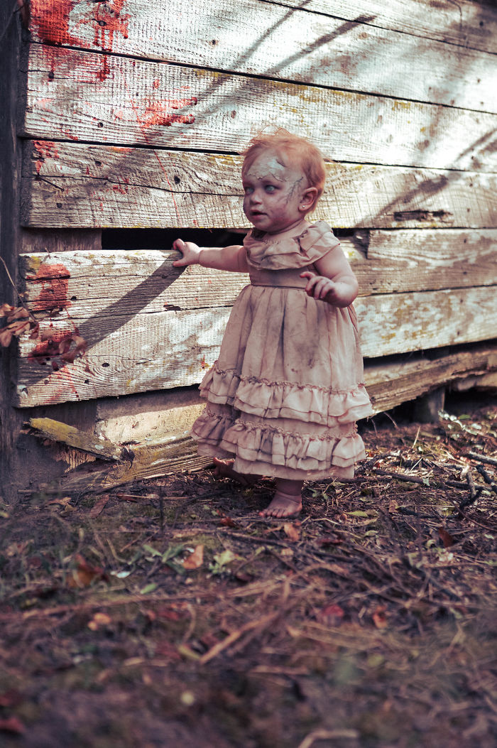 Mom Turns Her Baby Into A Zombie For A Horror Photoshoot And The Kid Absolutely Nails It Mom Turns Her Baby Into A Zombie For A Horror Photoshoot And The Kid Absolutely Nails It