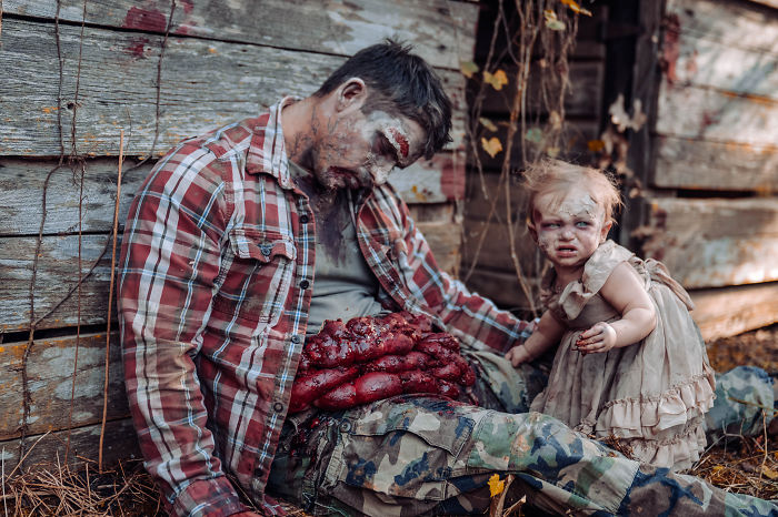 Mom Turns Her Baby Into A Zombie For A Horror Photoshoot And The Kid Absolutely Nails It Mom Turns Her Baby Into A Zombie For A Horror Photoshoot And The Kid Absolutely Nails It