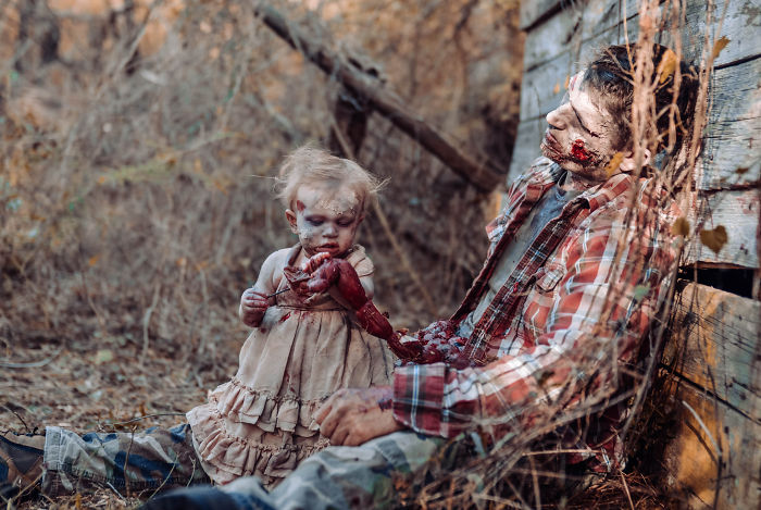 Mom Turns Her Baby Into A Zombie For A Horror Photoshoot And The Kid Absolutely Nails It Mom Turns Her Baby Into A Zombie For A Horror Photoshoot And The Kid Absolutely Nails It