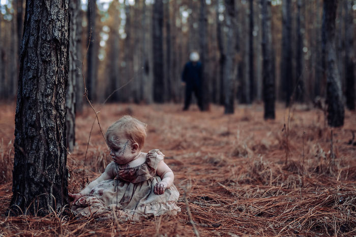 Mom Turns Her Baby Into A Zombie For A Horror Photoshoot And The Kid Absolutely Nails It Mom Turns Her Baby Into A Zombie For A Horror Photoshoot And The Kid Absolutely Nails It