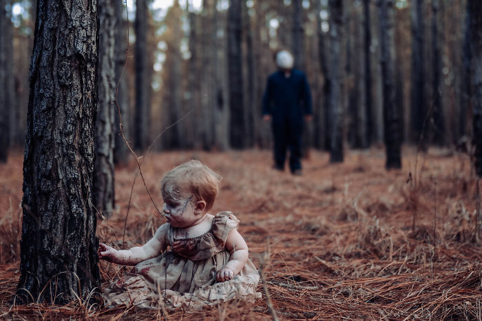 Mom Turns Her Baby Into A Zombie For A Horror Photoshoot And The Kid Absolutely Nails It Mom Turns Her Baby Into A Zombie For A Horror Photoshoot And The Kid Absolutely Nails It