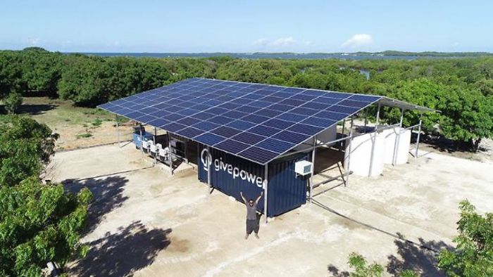 Kenya Installs The First Solar Power Plant That Transforms Ocean Water Into Drinking Water Kenya Installs The First Solar Power Plant That Transforms Ocean Water Into Drinking Water
