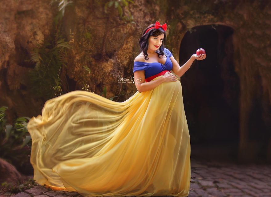 Brazilian Photographer Turns Moms-To-Be Into Disney Princesses (17 Pics) Brazilian Photographer Turns Moms-To-Be Into Disney Princesses (17 Pics)