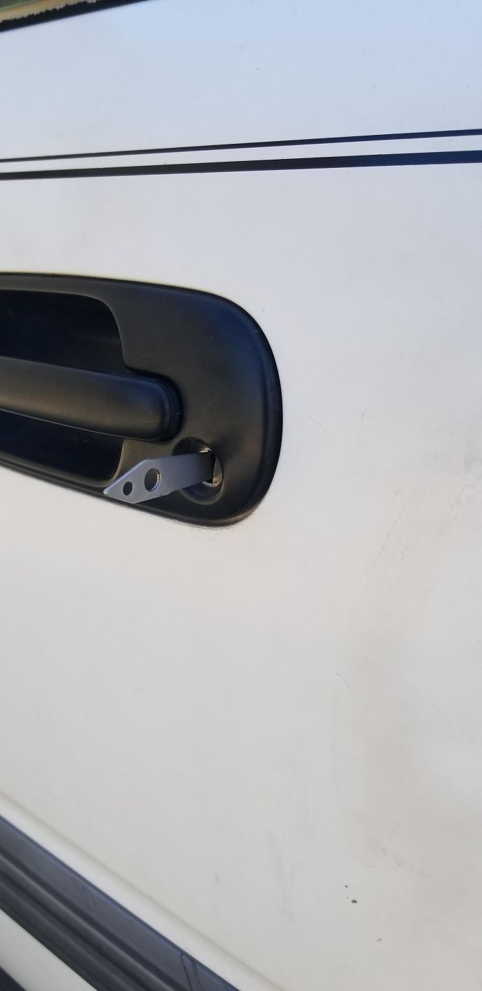 Found This In My Honda Crv. Gonna Leave It In Until The Police Arrive. It Unlocked The Door But The Alarm Still Went Off.