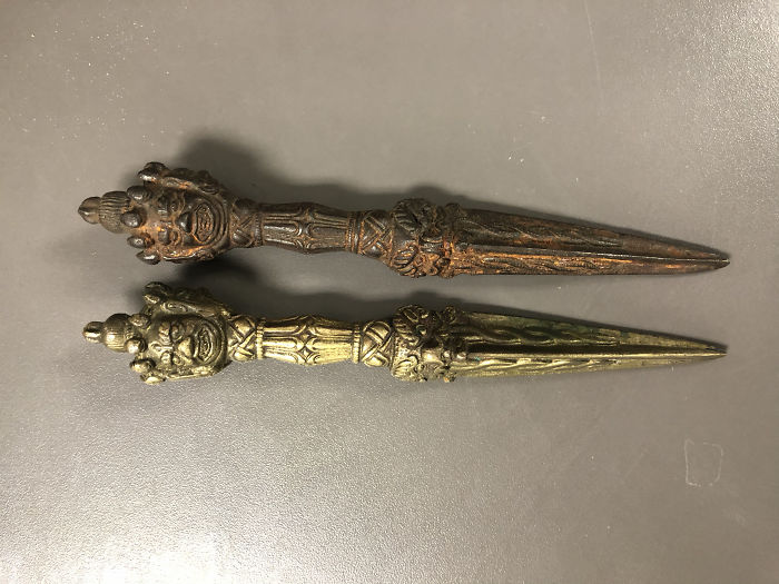 Do Workers Mom Found This In A Box In The Attic. What Is This Thing?