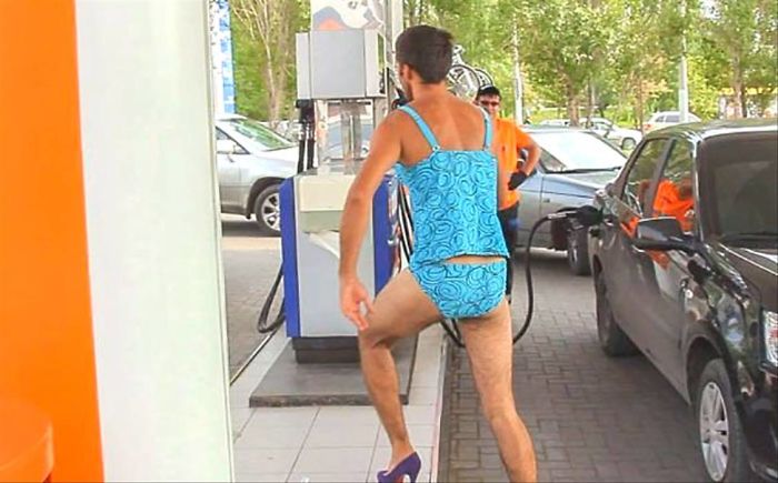 Russian Gas Station Offers Free Fuel For Anyone In A Bikini, Doesn’t Expect Guys Would Dress Down, Too