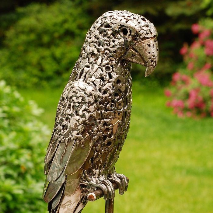 This Artist Makes Art Out Of Things That Seemingly Would Do No Good Anymore