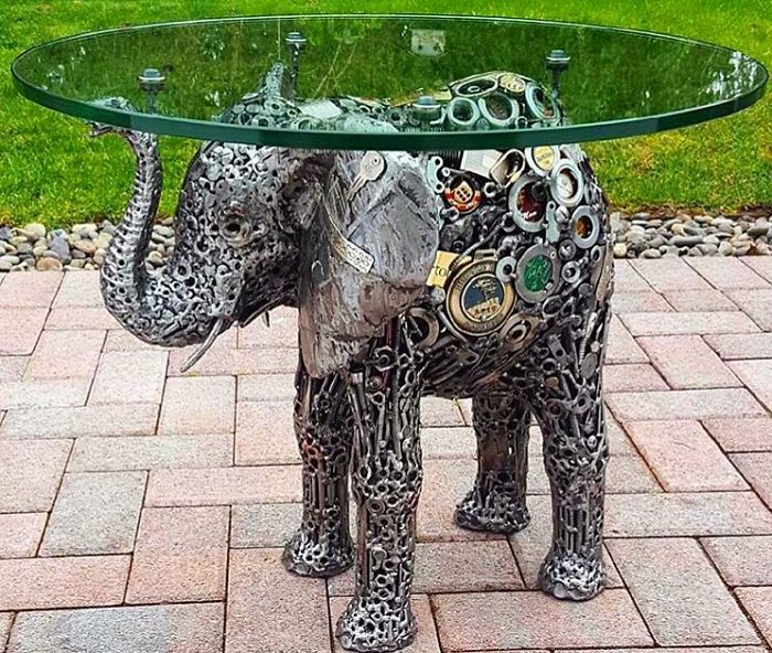 This Artist Makes Art Out Of Things That Seemingly Would Do No Good Anymore