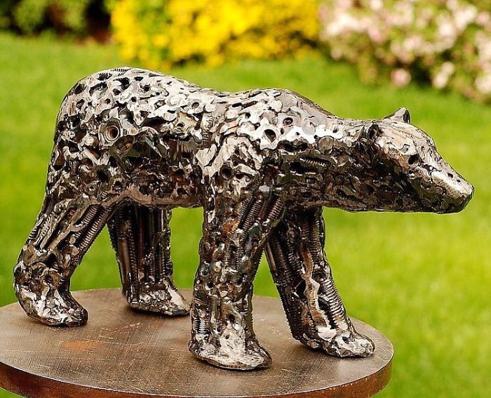 This Artist Makes Art Out Of Things That Seemingly Would Do No Good Anymore