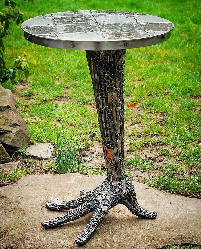 This Artist Makes Art Out Of Things That Seemingly Would Do No Good Anymore