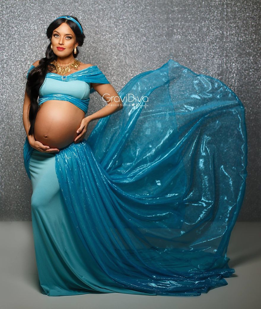 Brazilian Photographer Turns Moms-To-Be Into Disney Princesses (17 Pics) Brazilian Photographer Turns Moms-To-Be Into Disney Princesses (17 Pics)