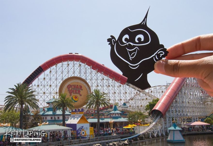 I Hold Up Paper At Disney Parks!