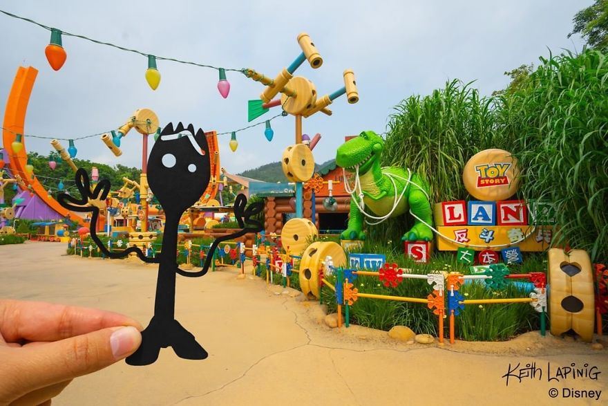 I Hold Up Paper At Disney Parks!