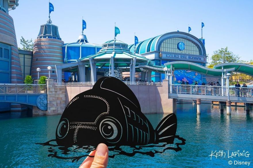 I Hold Up Paper At Disney Parks!