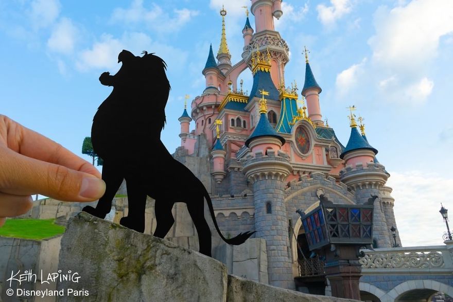 I Hold Up Paper At Disney Parks!