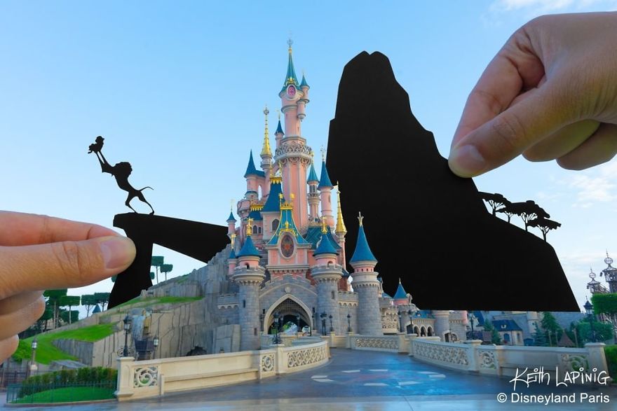 I Hold Up Paper At Disney Parks!