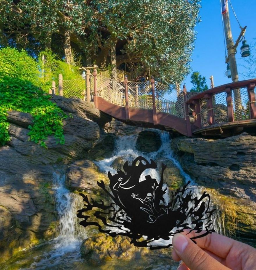 I Hold Up Paper At Disney Parks!