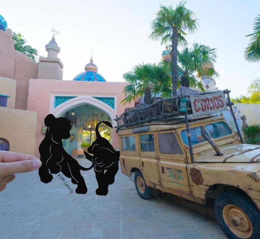 I Hold Up Paper At Disney Parks!