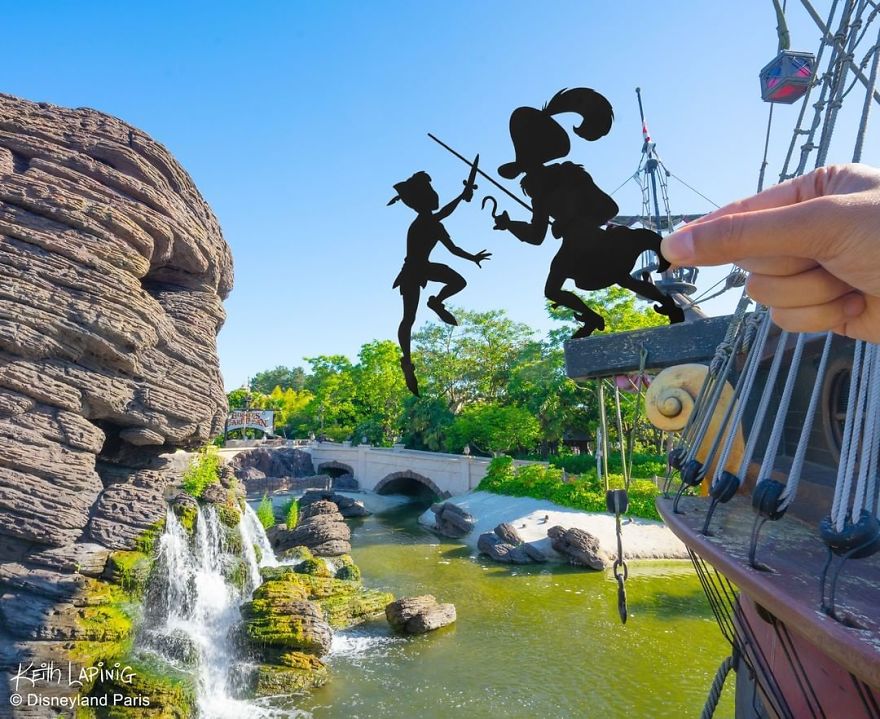 I Hold Up Paper At Disney Parks!