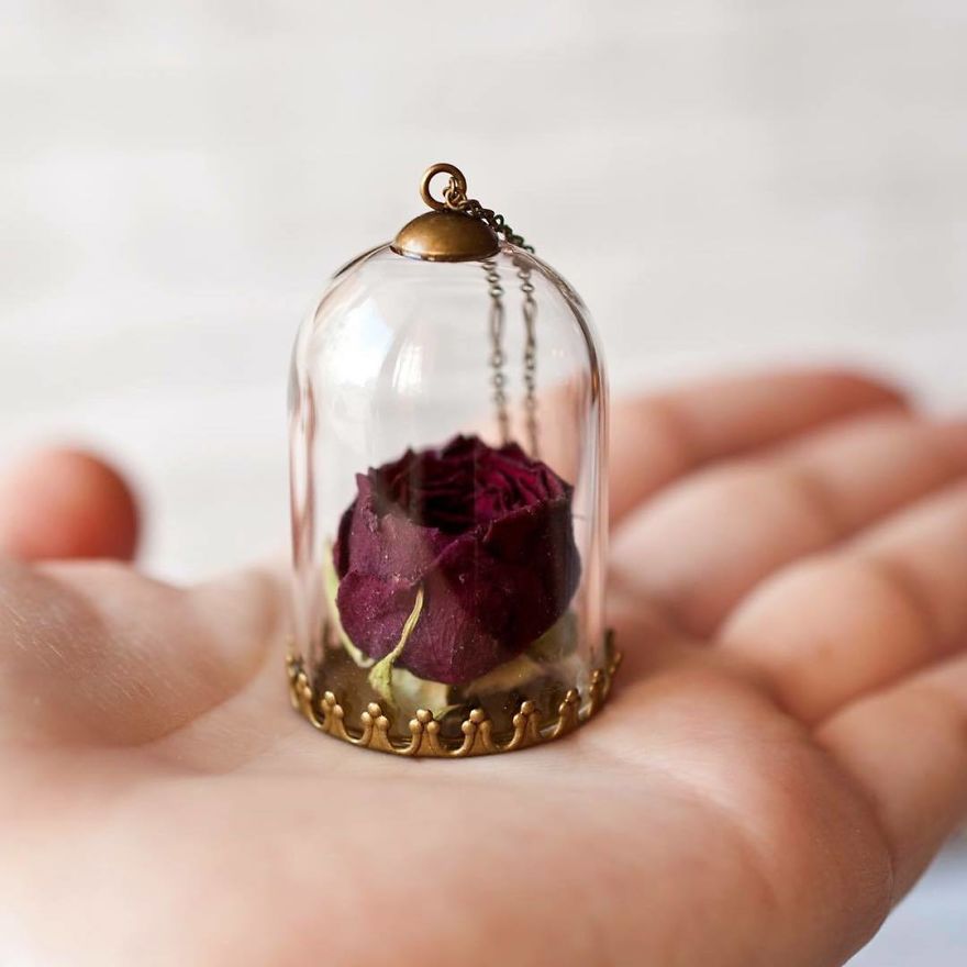 I Preserve Flowers In Resin