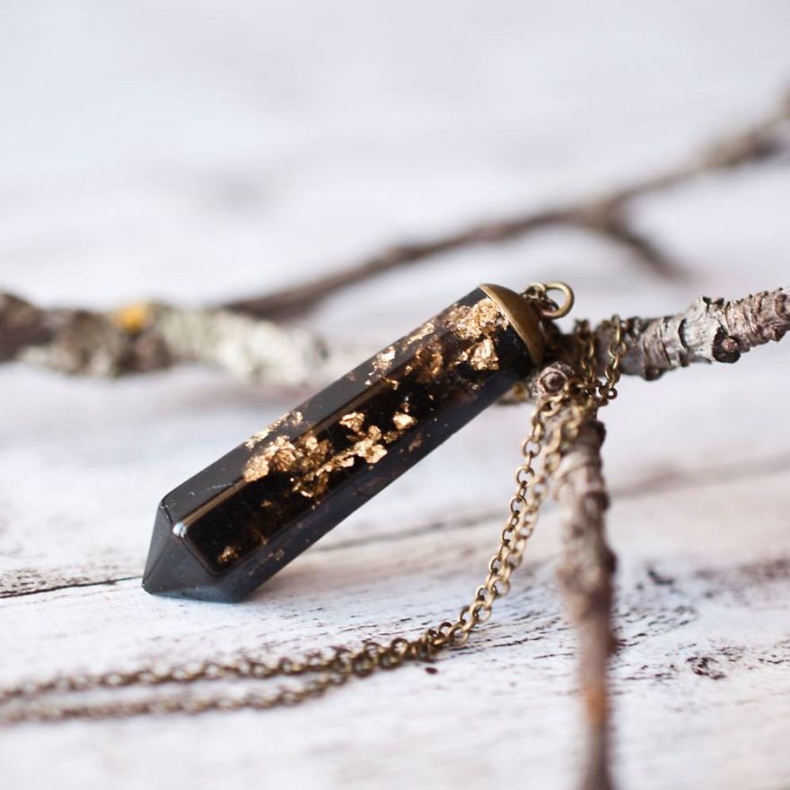 I Preserve Flowers In Resin