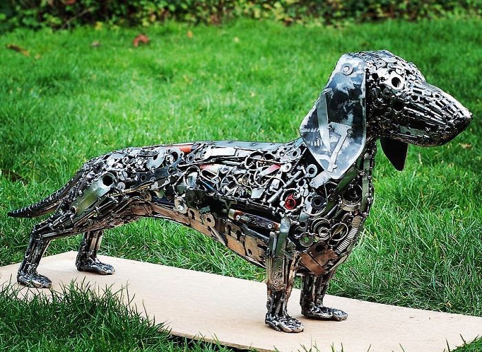 This Artist Makes Art Out Of Things That Seemingly Would Do No Good Anymore