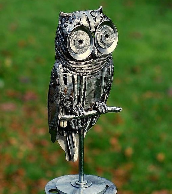 This Artist Makes Art Out Of Things That Seemingly Would Do No Good Anymore