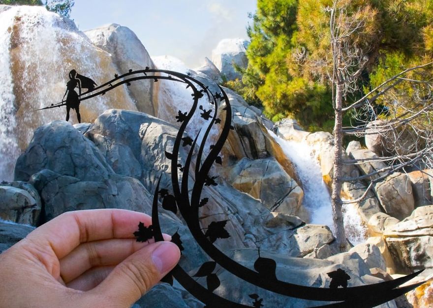 I Hold Up Paper At Disney Parks!