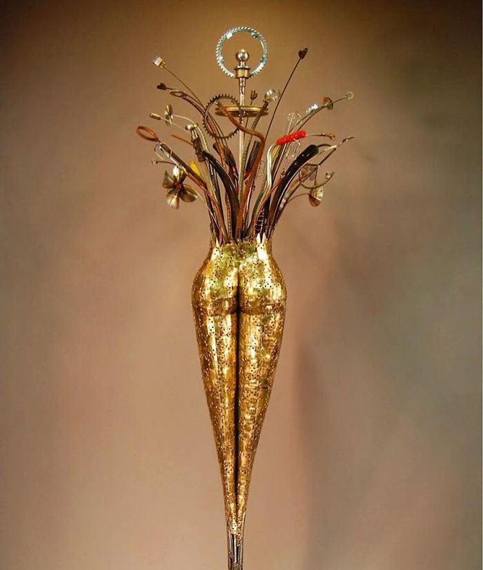 This Artist Makes Art Out Of Things That Seemingly Would Do No Good Anymore