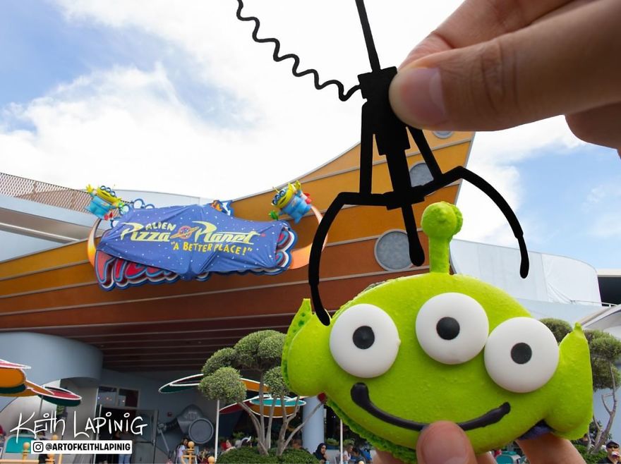 I Hold Up Paper At Disney Parks!