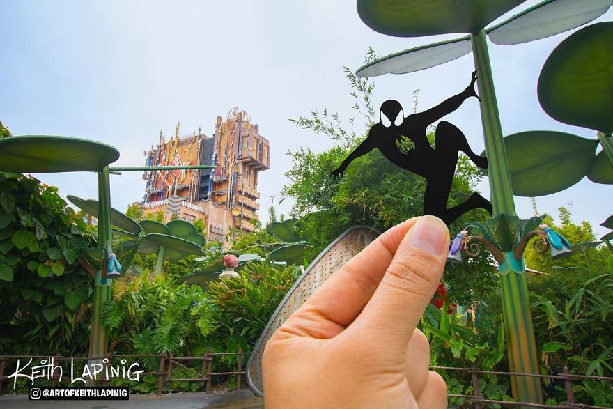 I Hold Up Paper At Disney Parks!