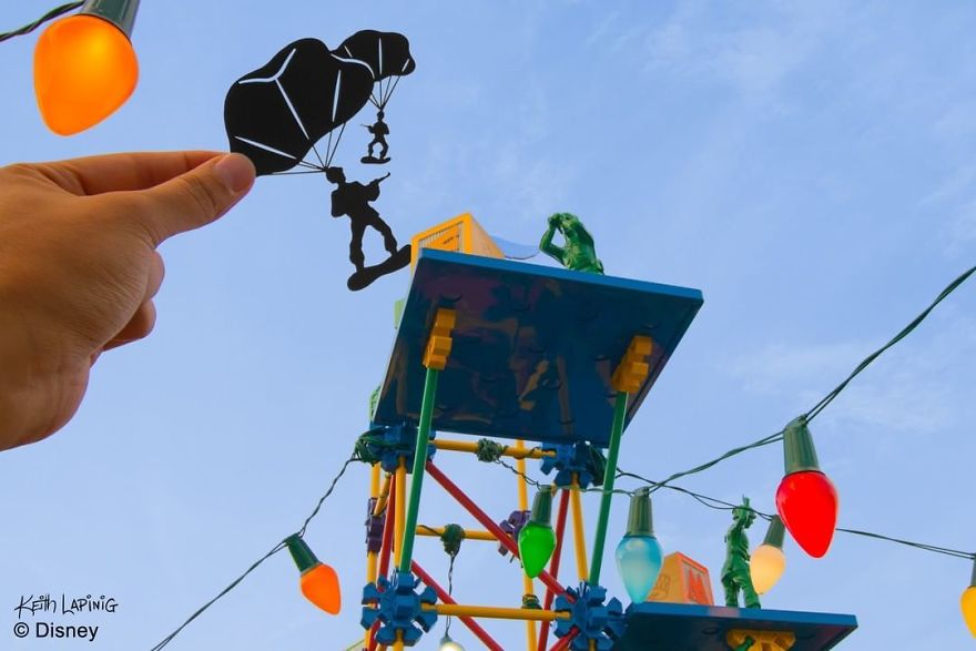 I Hold Up Paper At Disney Parks!