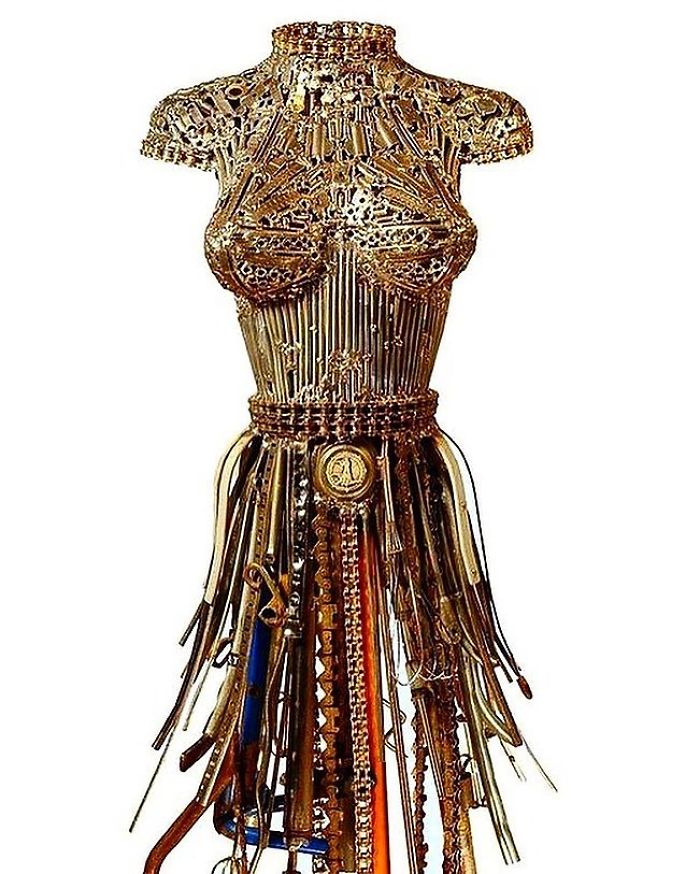 This Artist Makes Art Out Of Things That Seemingly Would Do No Good Anymore