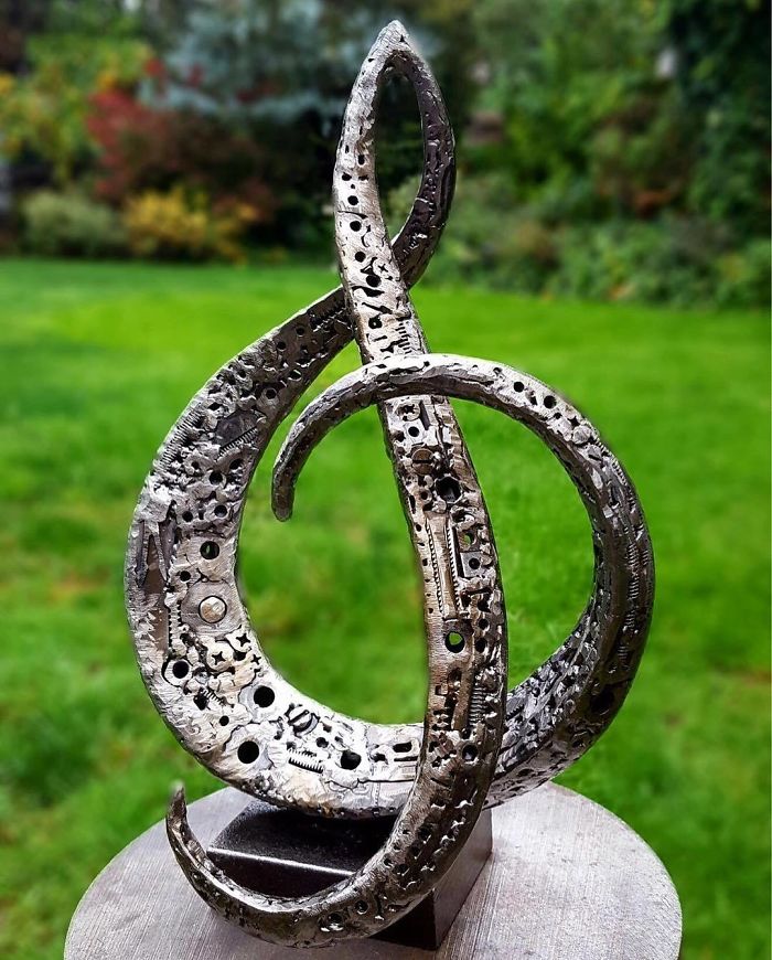 This Artist Makes Art Out Of Things That Seemingly Would Do No Good Anymore