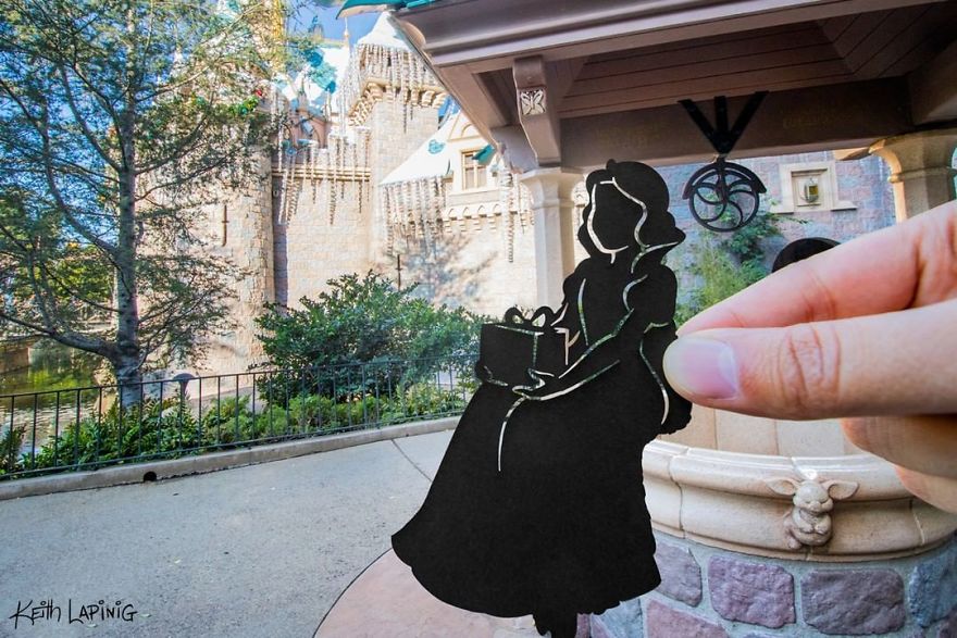 I Hold Up Paper At Disney Parks!