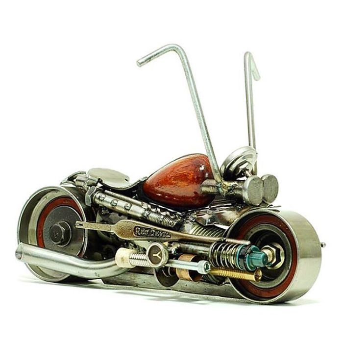 This Artist Makes Art Out Of Things That Seemingly Would Do No Good Anymore