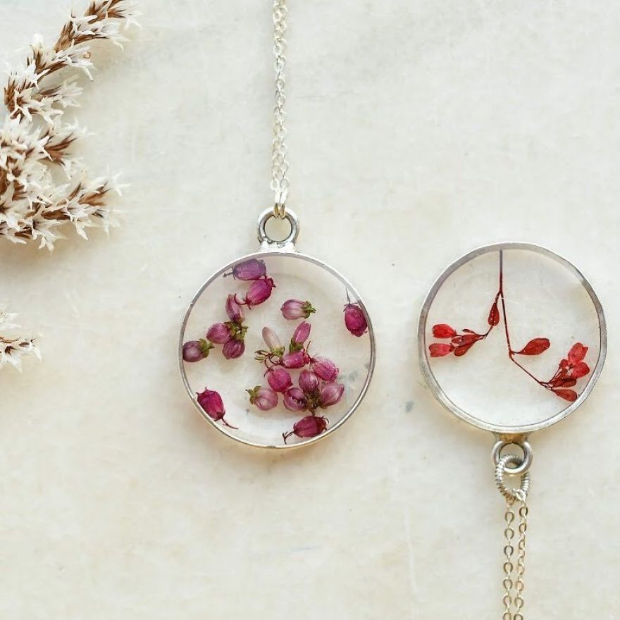 I Preserve Flowers In Resin