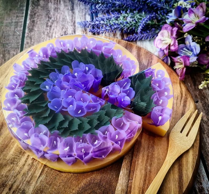 I Handcraft Realistic Floral 3D Jelly Koi Ponds, Birds And Characters.