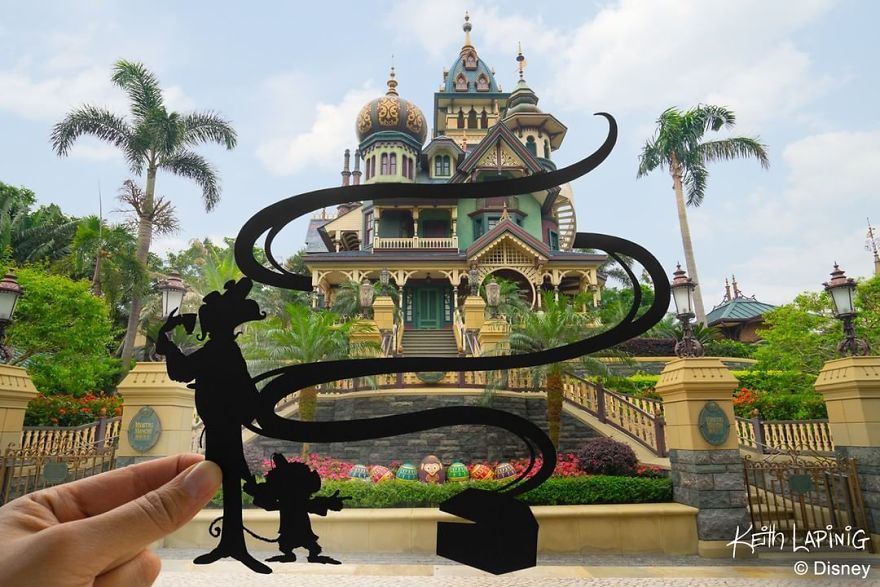 I Hold Up Paper At Disney Parks!