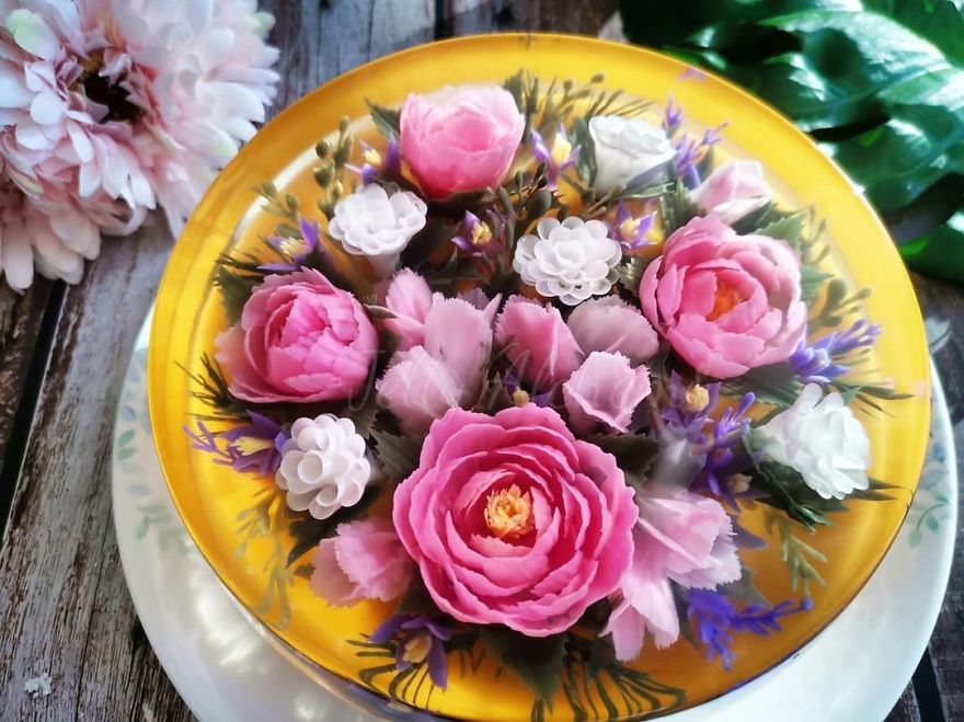 I Handcraft Realistic Floral 3D Jelly Koi Ponds, Birds And Characters.