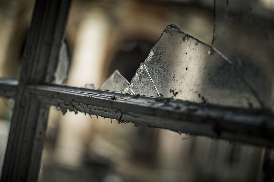 Abonnended Palace In Bratoszewice