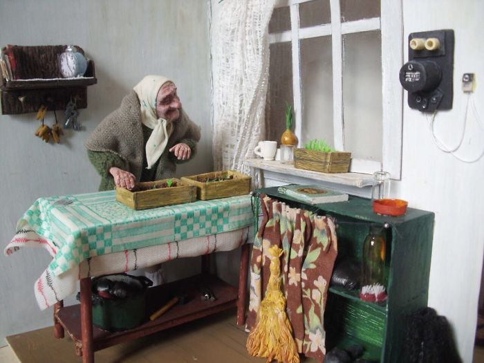 Doll Master From Novosibirsk Creates Realistic Works About Old People Live