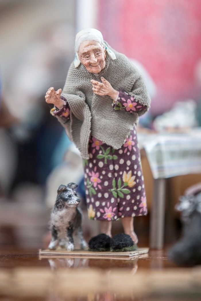 Doll Master From Novosibirsk Creates Realistic Works About Old People Live
